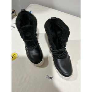 Woman’s Trash Faux Leather Lace Up Ankle Boot Black Size 11